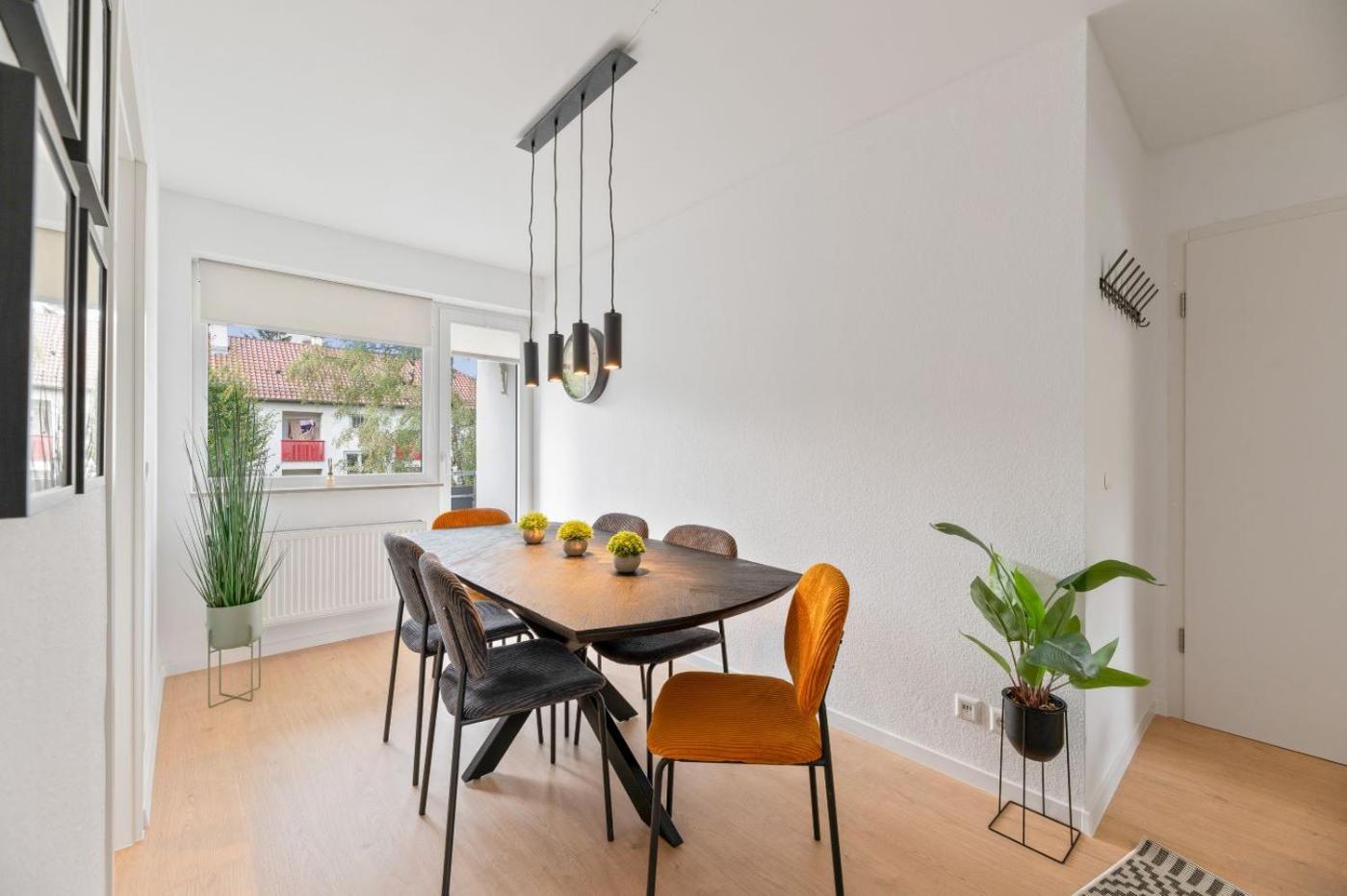Westside Flat - 5Min To Downtown Apartment Ludwigsburg Ngoại thất bức ảnh