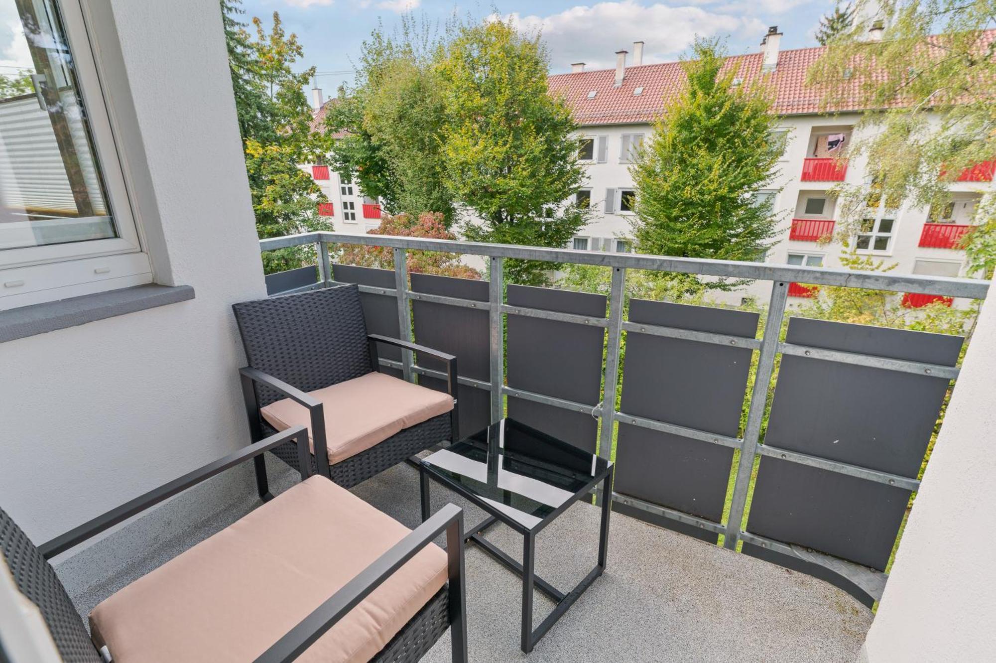 Westside Flat - 5Min To Downtown Apartment Ludwigsburg Ngoại thất bức ảnh